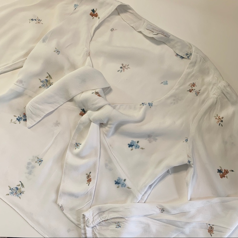 Floral front tie long sleeve!